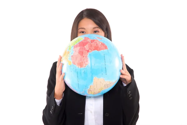 Femme d'affaires asiatique avec globe — Photo