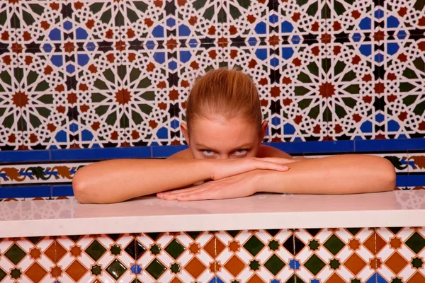 Frau in der Badewanne — Stockfoto