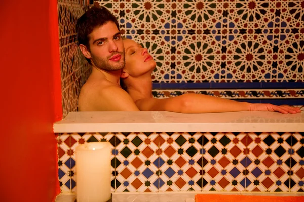 Couple in the bathtube — Stock Photo, Image