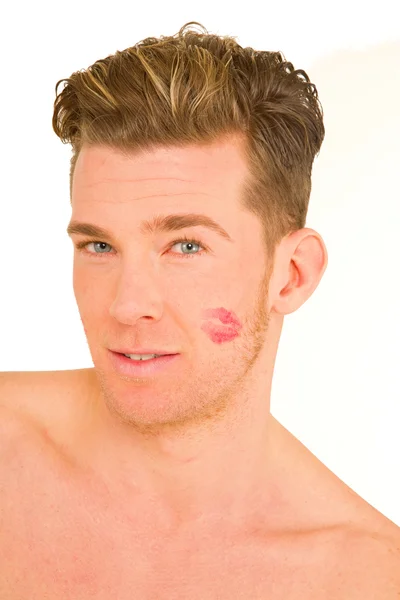 若い男の顔にキスのインプリント — ストック写真