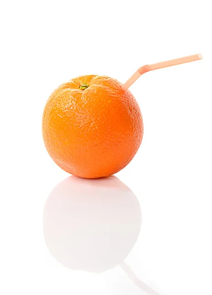 Stro in oranje, puur sap drinken — Stockfoto