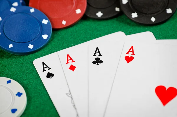 Aces and poker chips — Stock Photo, Image