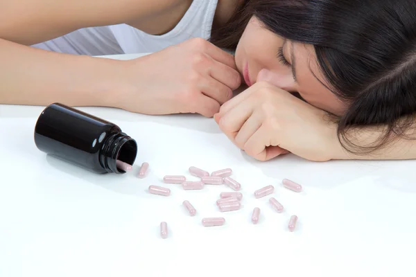 Frau stresst Depressionen mit Medikamententabletten — Stockfoto