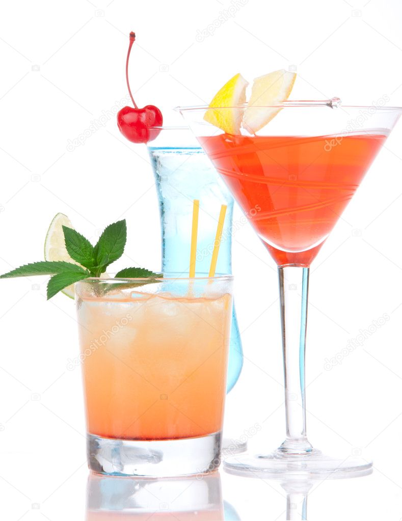 Cocktails alcohol drinks spirits mojito, mai tai, margarita, mar