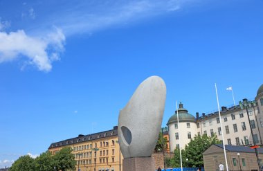 stockholm City taştan yapılmış modern Anıtı.