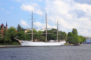 eski savaş gemisi limanındaki stockholm, İsveç.