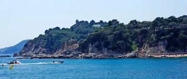 Zeegezicht panorama in de buurt van lloret de mar, costa brava, Spanje. snelle m — Stockfoto