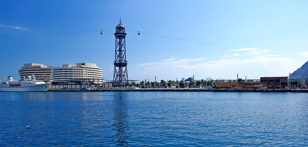 Paysage urbain panoramique du port de Barcelone avec téléphérique. Espagne, Europe — Photo