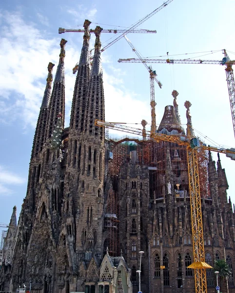 Edificio del templo gótico Sagrada Familia. Barcelona, España.2009 . — Foto de Stock