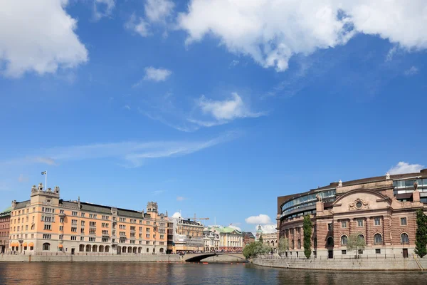 Widok miasta Sztokholm, parlament budynku, gamla stan. — Zdjęcie stockowe