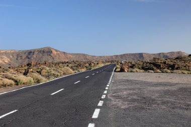 Volkan el teide giden yol. Tenerife, Kanarya Adaları.