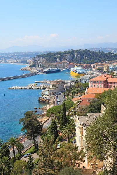 View of harbor of the city of Nice with cruise ships. — Stock Photo, Image