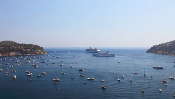 Panoramautsikt över bukten nära staden nice. många segelbåtar, kryssning — Stockfoto