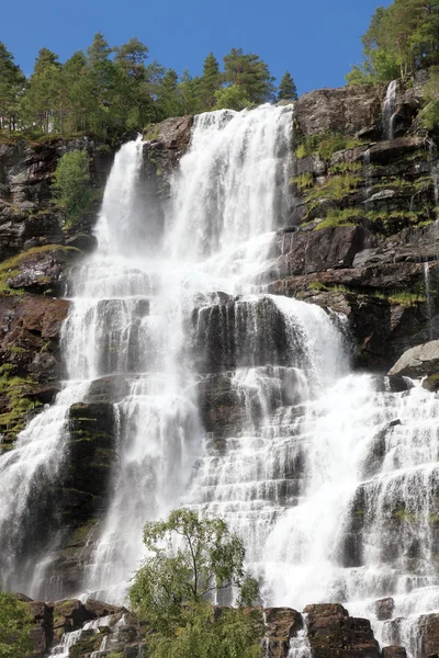 Nádherný vodopád v Norsku, skandinávské Evropa. — Stock fotografie