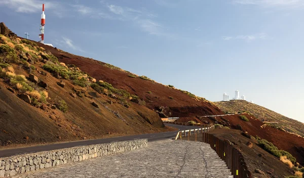 Дорога к обсерватории через вулкан Эль Тейде, остров Тенерифе, С — стоковое фото