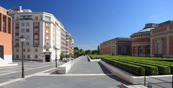 Moderní budova muzea prado v Madridu, Španělsko. — Stock fotografie