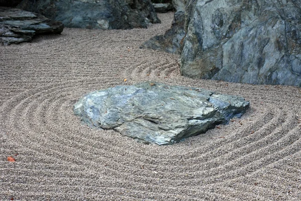 Abstrato asiático raked areia no parque . — Fotografia de Stock