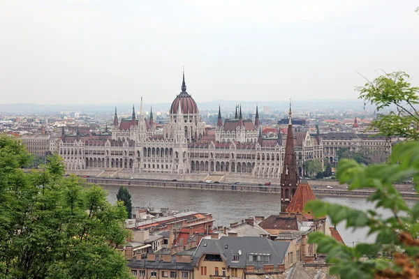 Parlament Maďarsko gotická stavba v Budapešti, Evropa. — Stock fotografie