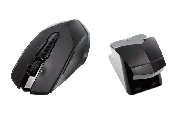 Moderno mouse wireless e recidivo isolato su sfondo bianco . — Foto Stock