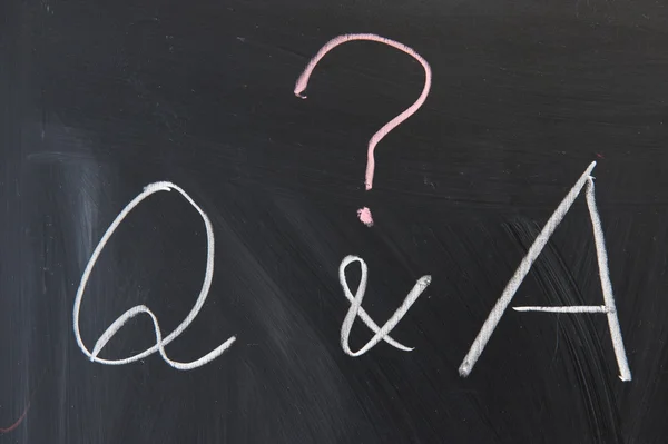 Schoolbord schrijven - Q&A — Stockfoto