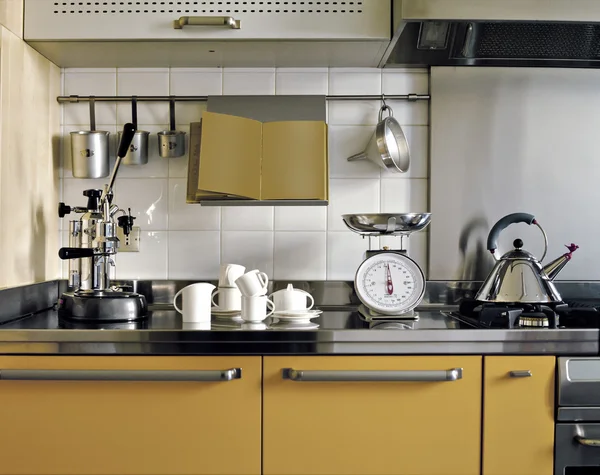 Detail dari dapur modern kuning — Stok Foto