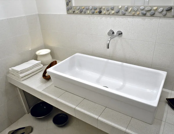 Washbasin in a modern bathroom — Stock Photo, Image