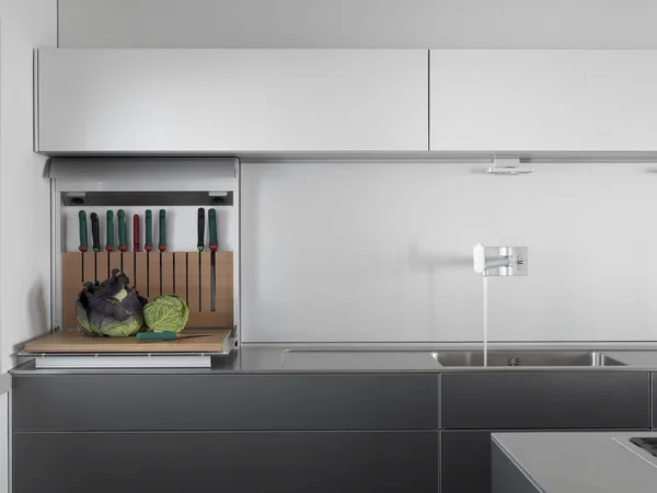 Modern bir mutfak lavabosunda detay — Stok fotoğraf