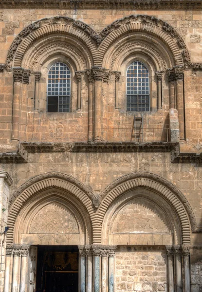 Außenseite der Kirche des heiligen Grabes — Stockfoto
