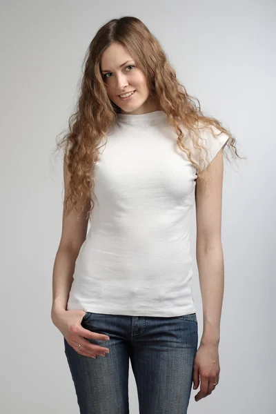 Dziewczyna cutel w biały t-shirt uśmiechający się — Zdjęcie stockowe