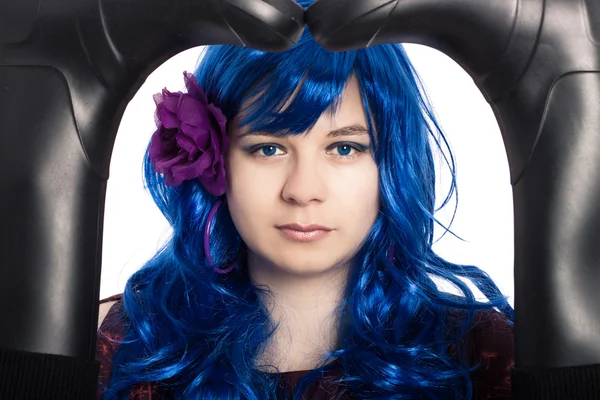 Mulher misteriosa em peruca azul — Fotografia de Stock