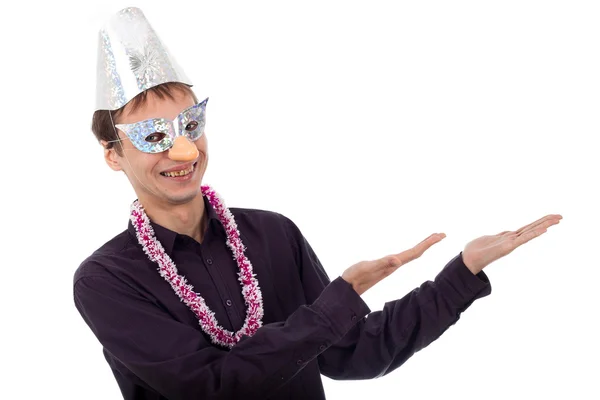 Grappige lelijk nerd man met partij masker wijzen — Stockfoto