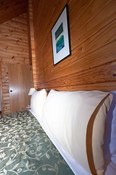 Detalhe interior do apartamento lodge de madeira da montanha — Fotografia de Stock