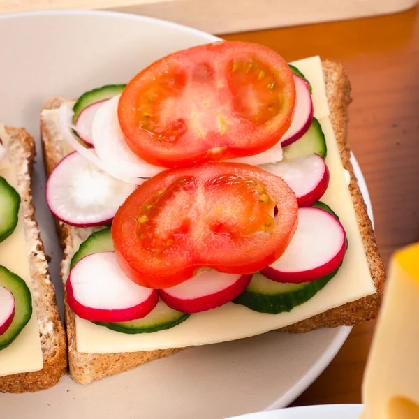 Sanduíche de legumes saudável — Fotografia de Stock