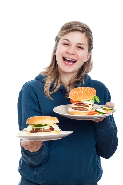 Mulher feliz com hambúrgueres caseiros frescos — Fotografia de Stock