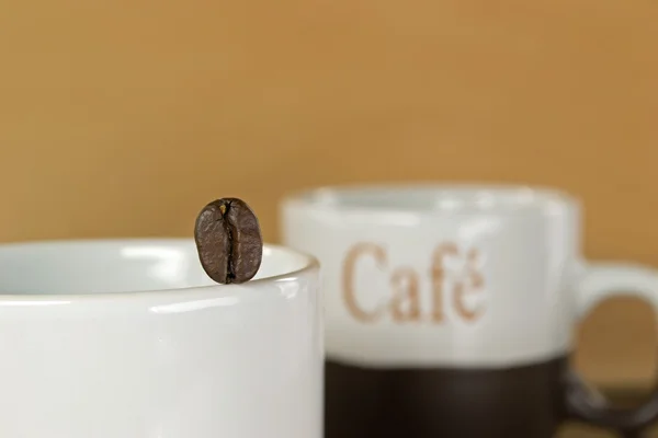 Koffie bean en bekers — Stockfoto