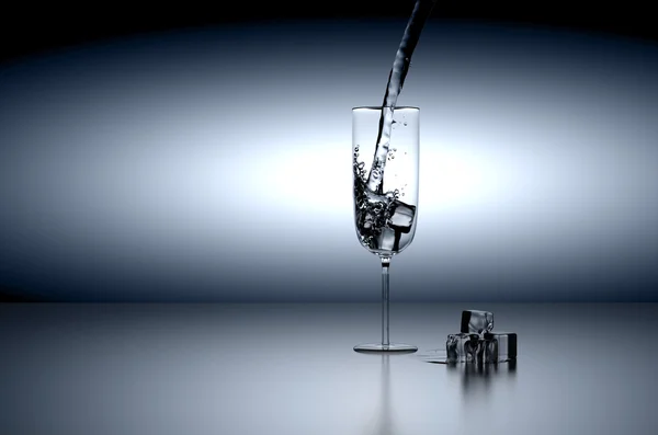 Kieliszek szampana z kostkami lodu 스톡 사진