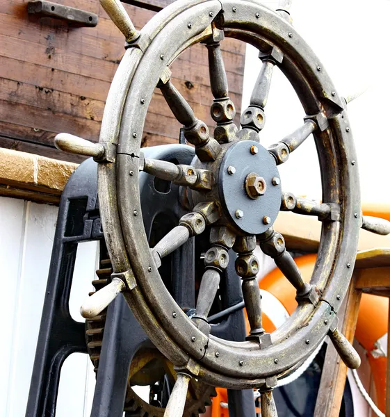Close up of a steering wheel of the ship — Stock Photo, Image