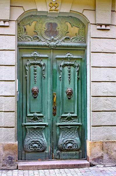 Zelené dveře, ulice Stockholmu, Švédsko — Stock fotografie