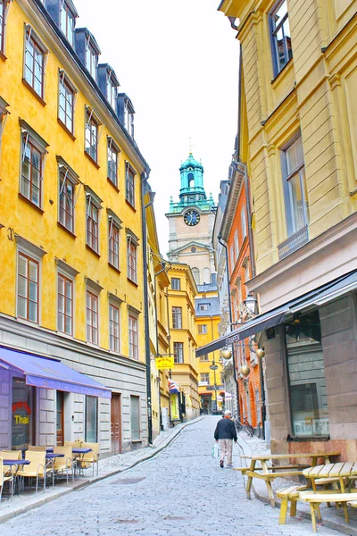 Le long de la rue de la Vieille Ville de Stockholm — Photo