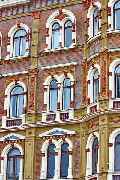 stock image Beautiful rows of windows on an old building in Helsinki