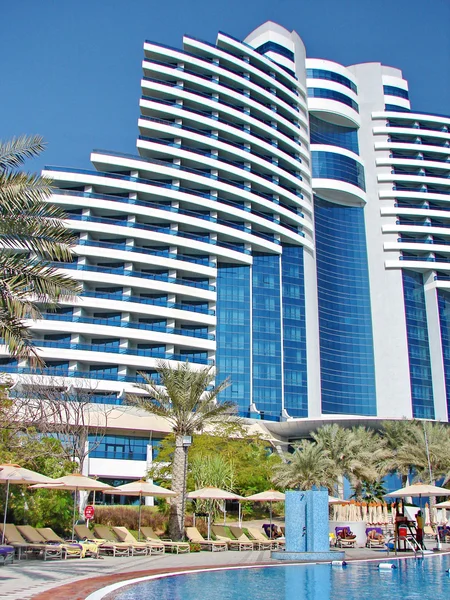 Luxurious 5-star hotel Le Meridien Al Aqah Beach — Stock Photo, Image