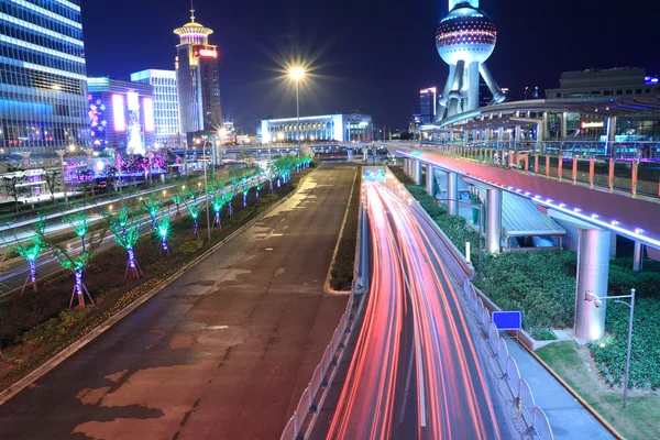 上海の現代建築の背景光のトレース — ストック写真