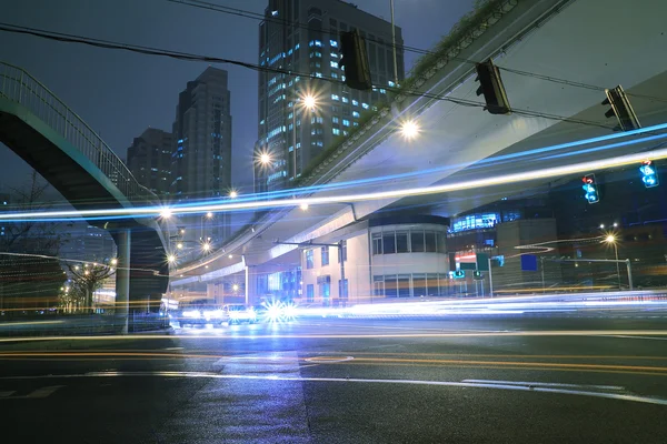 Światło autostradowe w nocy — Zdjęcie stockowe