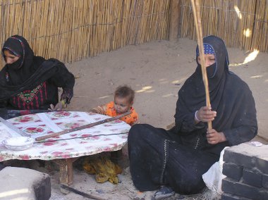 Bedouins women and child clipart