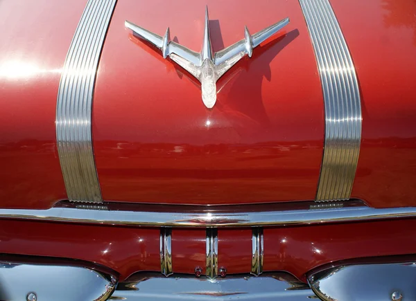 Rode klassieke auto — Stockfoto