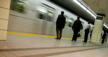 Metro İstasyonu'na Toronto