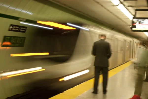 Metro in beweging — Stockfoto