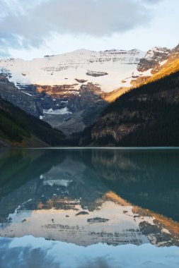 Lake louise şafak