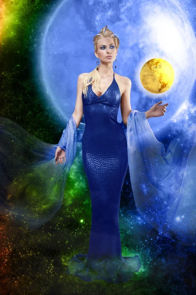 E.t. dame met gouden planeet — Stockfoto