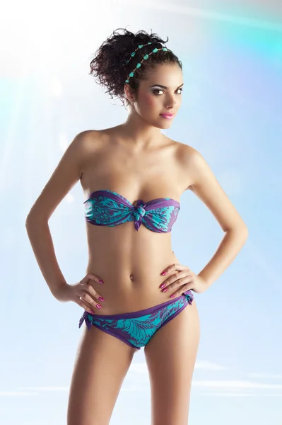 Yaz renkli Bikini kız — Stok fotoğraf